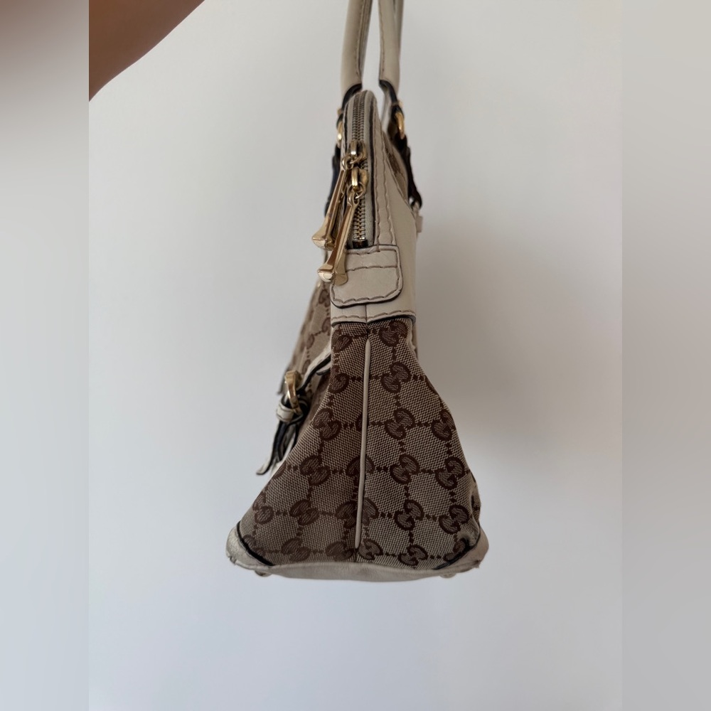 Authentic Vintage Gucci GG Shoulder Bag - Picture 4 of 10